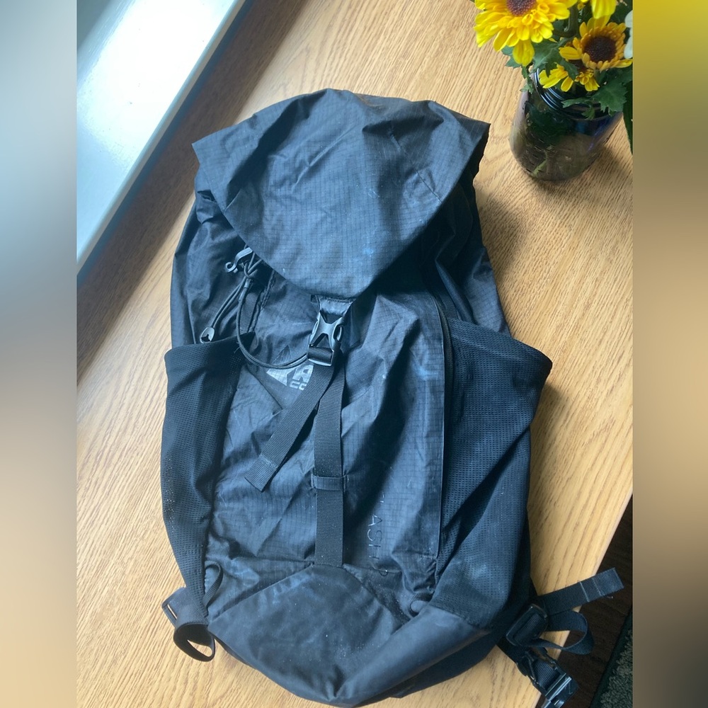 REI Flash 22 Hiking backpack daypack